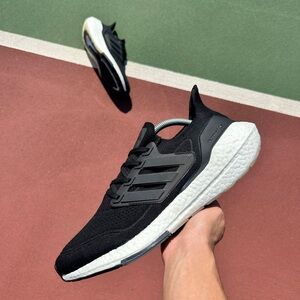 ❌SOLD❌Adidas Ultraboost 21